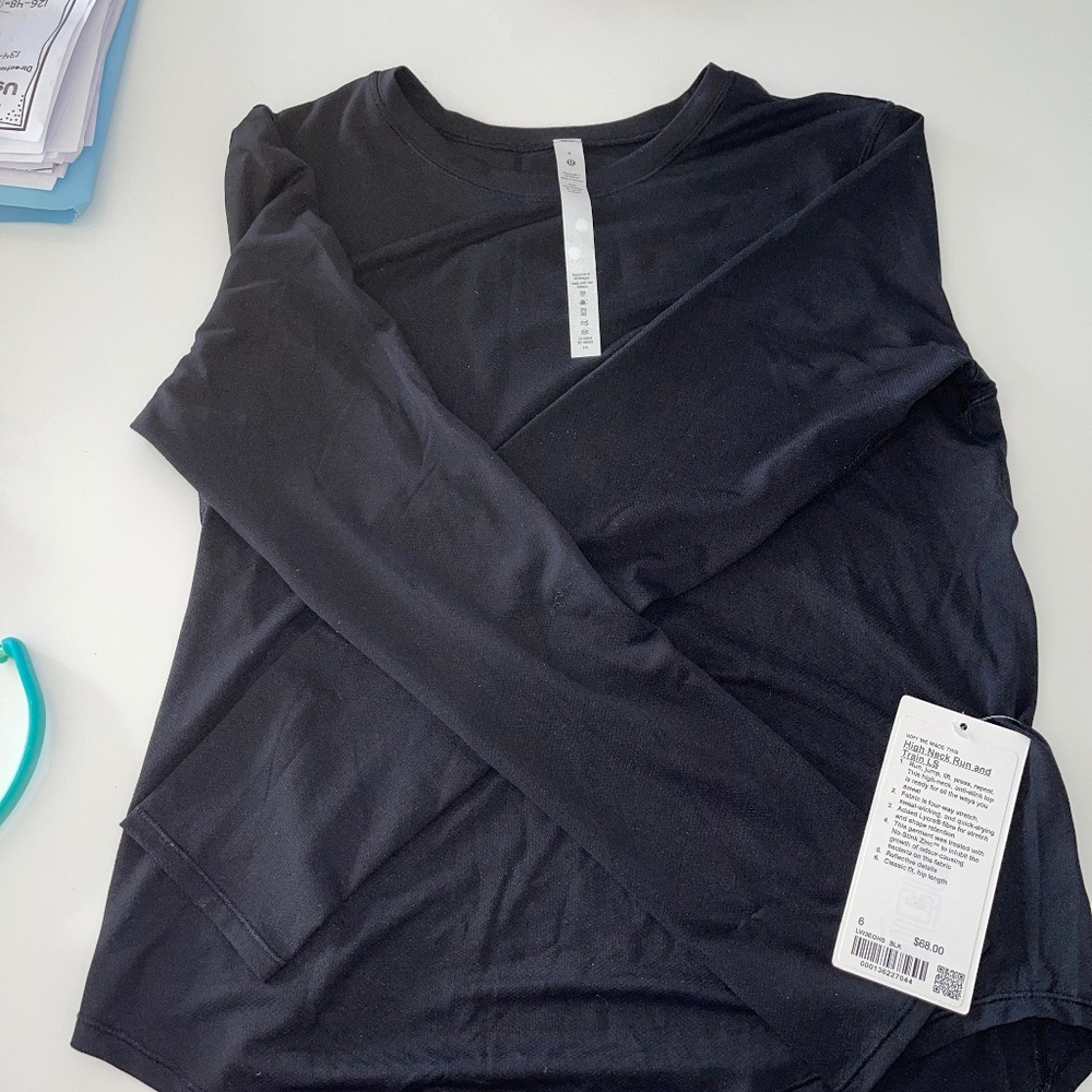 Lululemon High Neck Run and Train LA